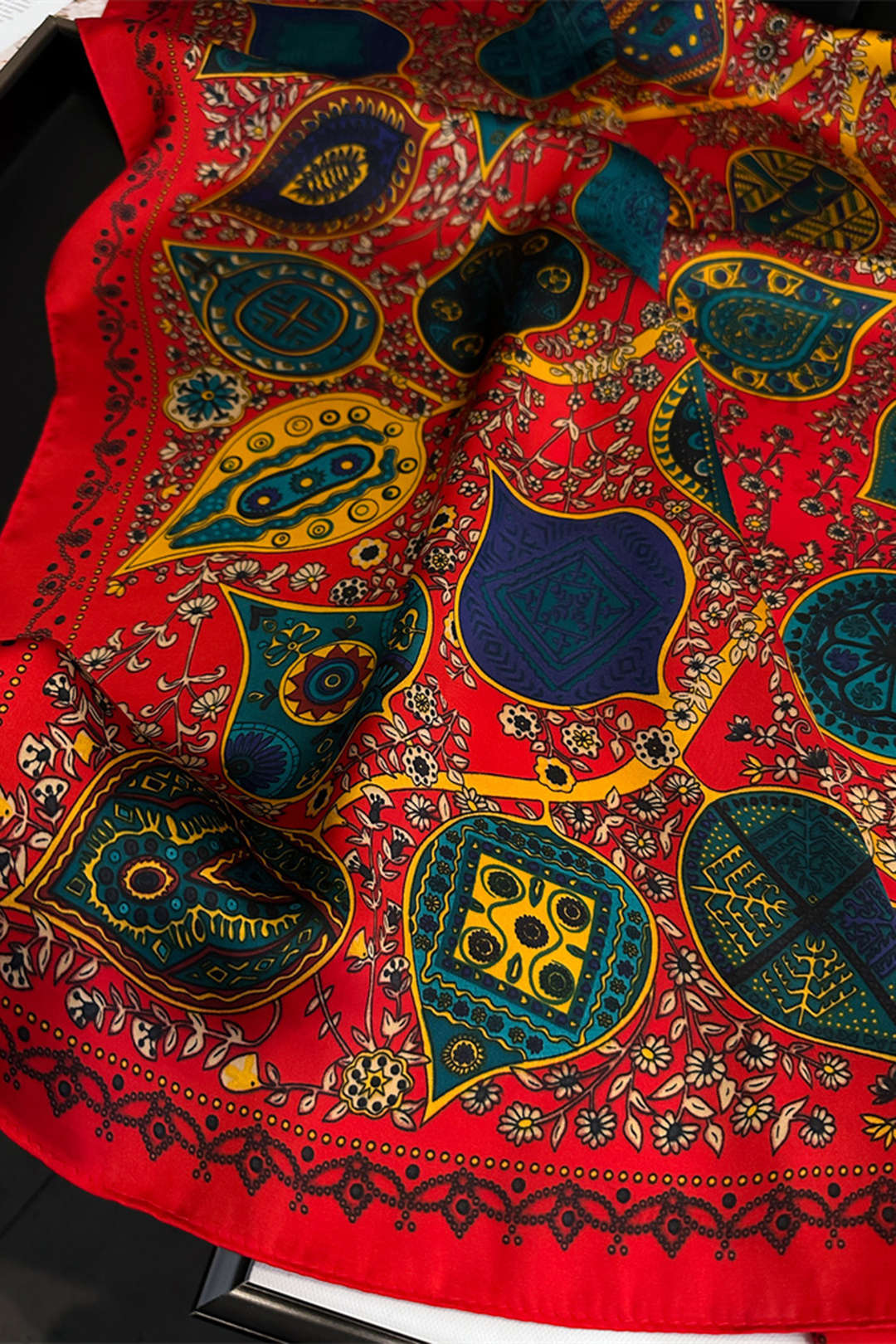 Vintage Print Scarf - Image 3