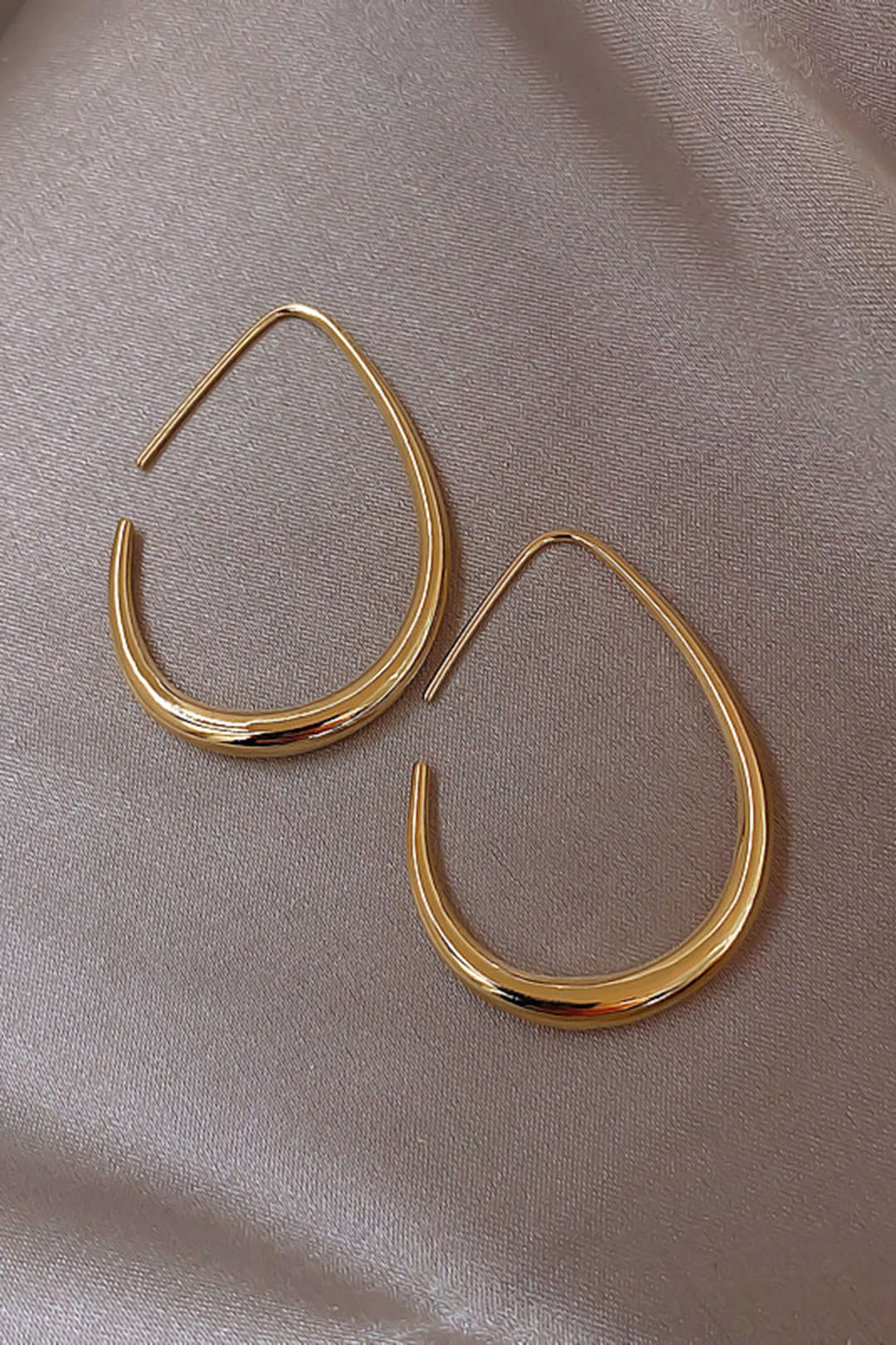 Metal Oval Earrings - Image 4